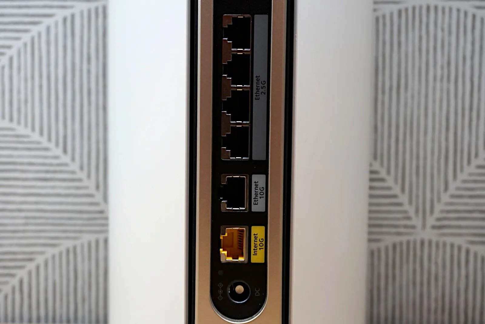 Image of NETGEAR Orbi 970 router ports