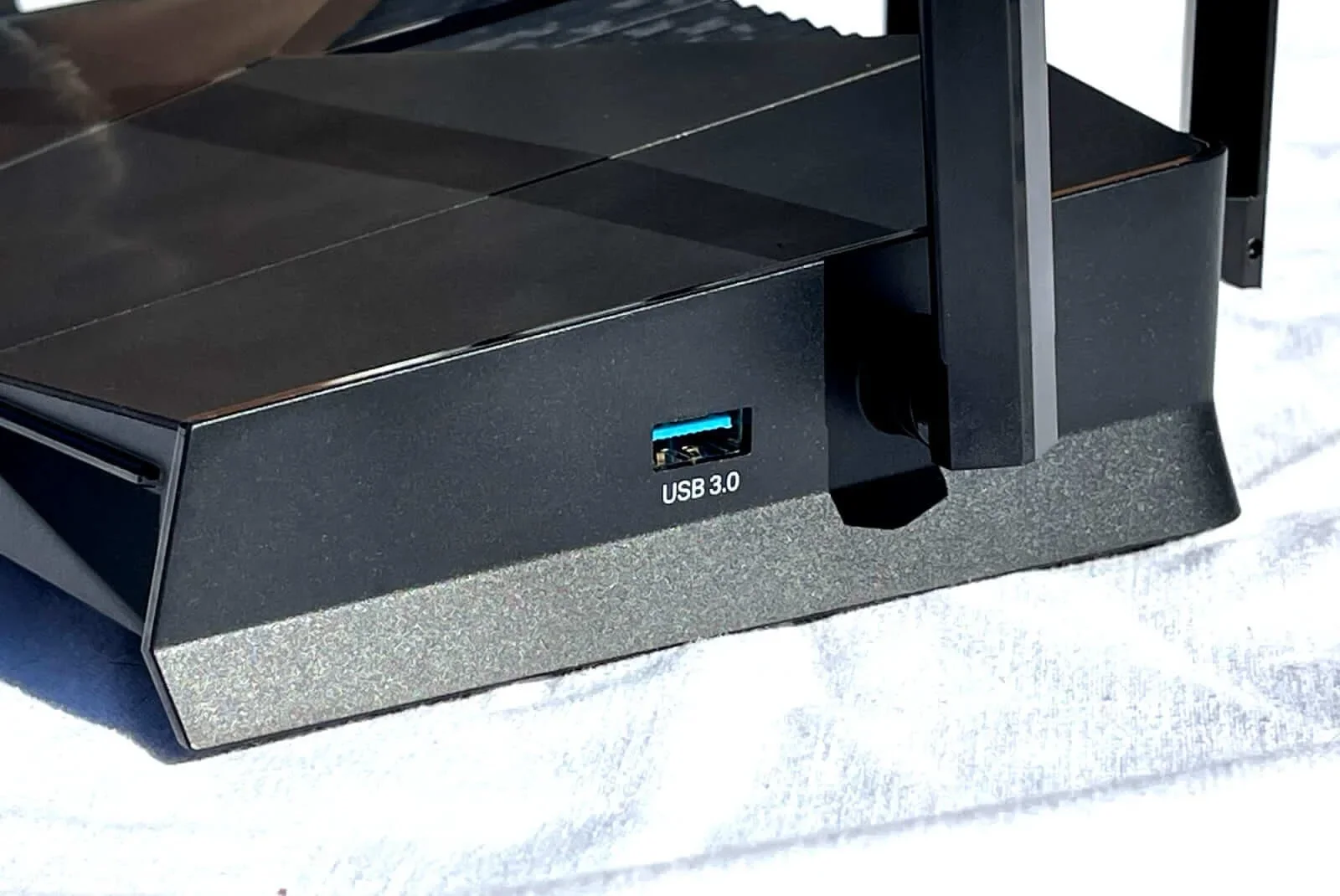 The USB port on the TP-Link Archer GE400 router